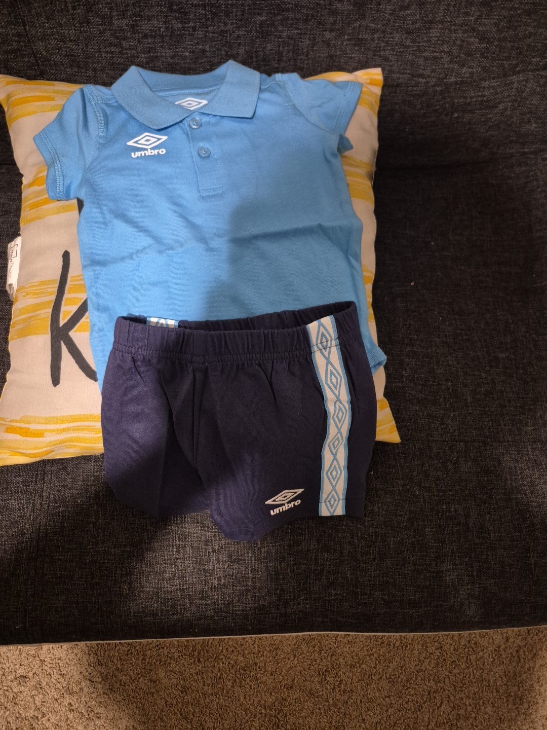 Umbro Baby Clothes 2 Piece Set 3/6 Months Brand New Hasn't Been Worn